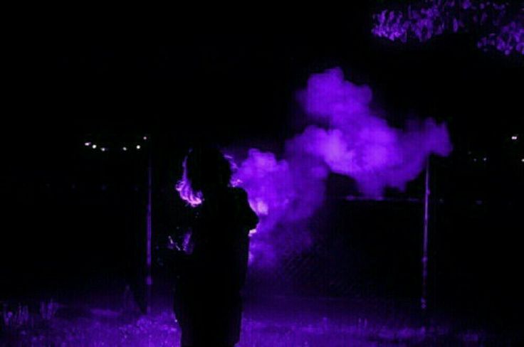 الليل يُمكنه أن يجعل مِنك شخصًا حزين جِدًا ، أن يجعل الشيء العادي ليسَ بِعادي أبدًا، يجعل امنيتك أن تموت و لا يجب عليك العيش أبدًا🫟🪻