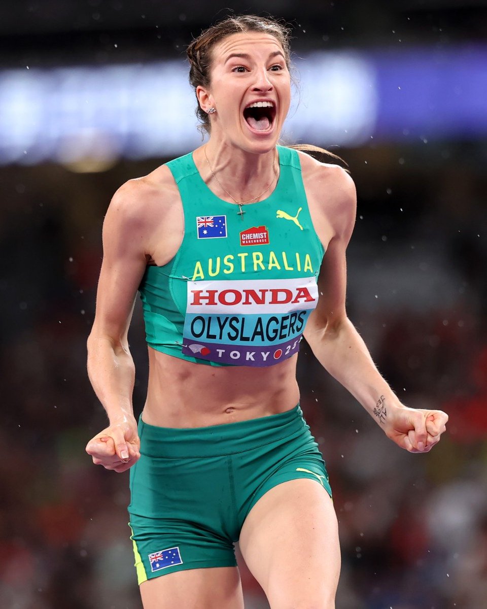 CommGamesAUS's tweet image. 🤩 Happy Monday to our newest World Champ, Nicola Olyslagers!

💚💛 The Gold Coast 2018 bronze medallist soared to the top of the podium to take home the gold 🥇 in the women&apos;s high jump in Tokyo!

#CommGamesAUS #WeAreUnstoppable #AthleticsNation @AustralianAths @WorldAthletics