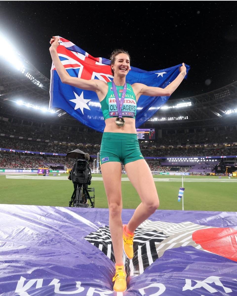CommGamesAUS's tweet image. 🤩 Happy Monday to our newest World Champ, Nicola Olyslagers!

💚💛 The Gold Coast 2018 bronze medallist soared to the top of the podium to take home the gold 🥇 in the women&apos;s high jump in Tokyo!

#CommGamesAUS #WeAreUnstoppable #AthleticsNation @AustralianAths @WorldAthletics