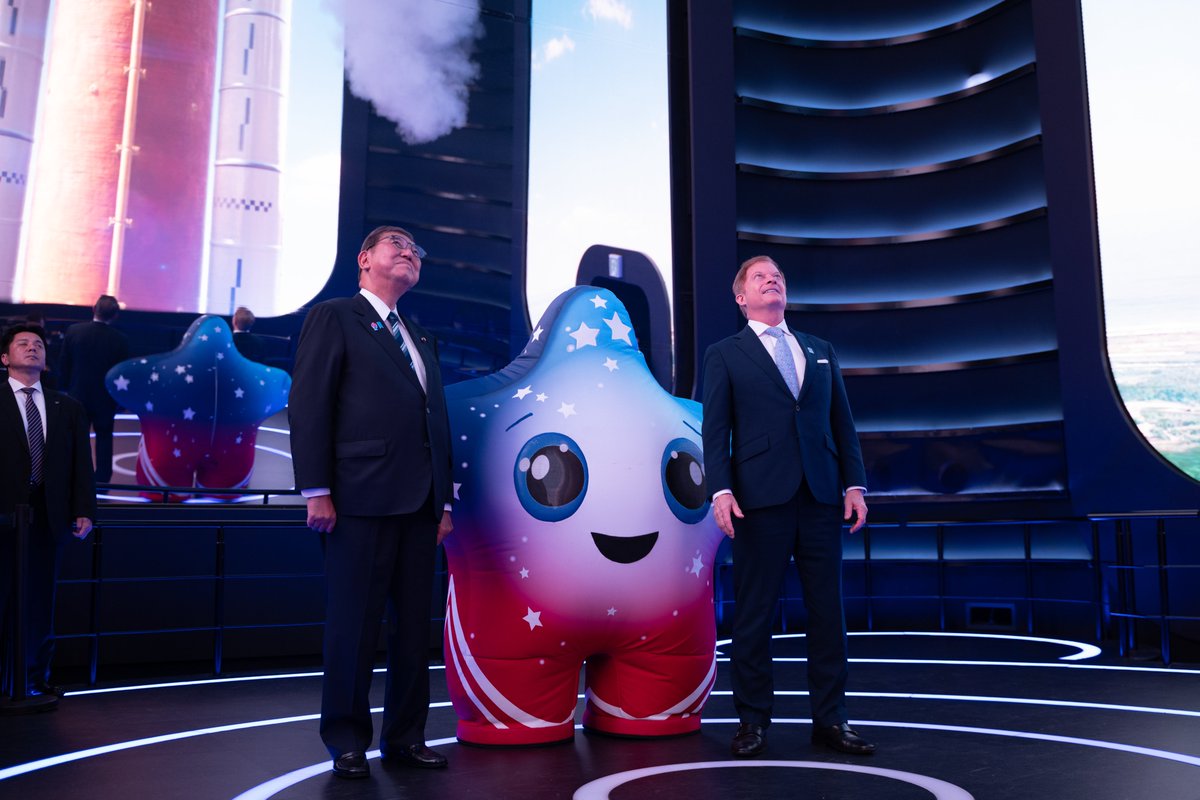 It is a special day here at #Expo2025 when we get to welcome Prime Minister Ishiba! I showed him everything millions of visitors have already seen: <a href="/USA_Pavilion_/">USA Pavilion • アメリカ館</a> is #1!