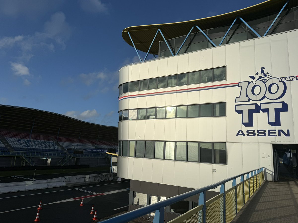 Laura Stevens tweet media