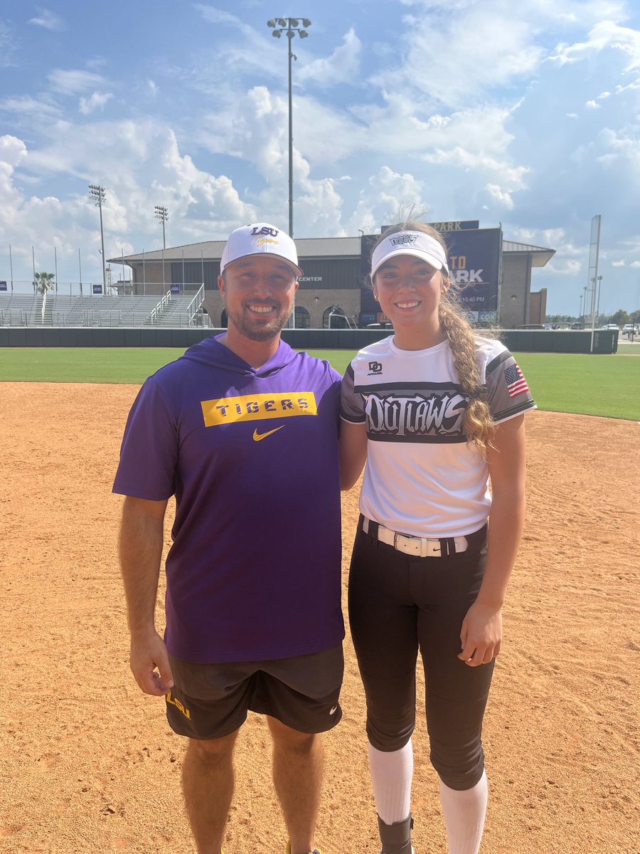 Amazing weekend at <a href="/LSUsoftball/">LSU Softball</a> Experience Camp 🐅.  Thank you <a href="/LSUsoftballcamp/">LSU Softball Camps</a> coaches! <a href="/BethTorina/">Beth Torina</a> <a href="/CoachNealPT/">Bryce Neal</a> <a href="/Tpleasants17/">Taylor Pleasants</a> <a href="/LSU_SandraMoton/">Sandra</a> <a href="/zjermain_15/">Zach Jermain</a> <a href="/lsu_dailynews/">DAILY LSU NEWS + LSU Softball Report</a> <a href="/LSU/">LSU</a>