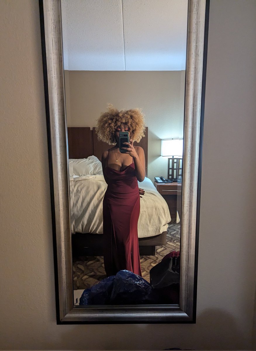 soudapx's tweet photo. universe was conspiring against me but i made it to the reception and looked damn good https://t.co/8MeBT4H49W