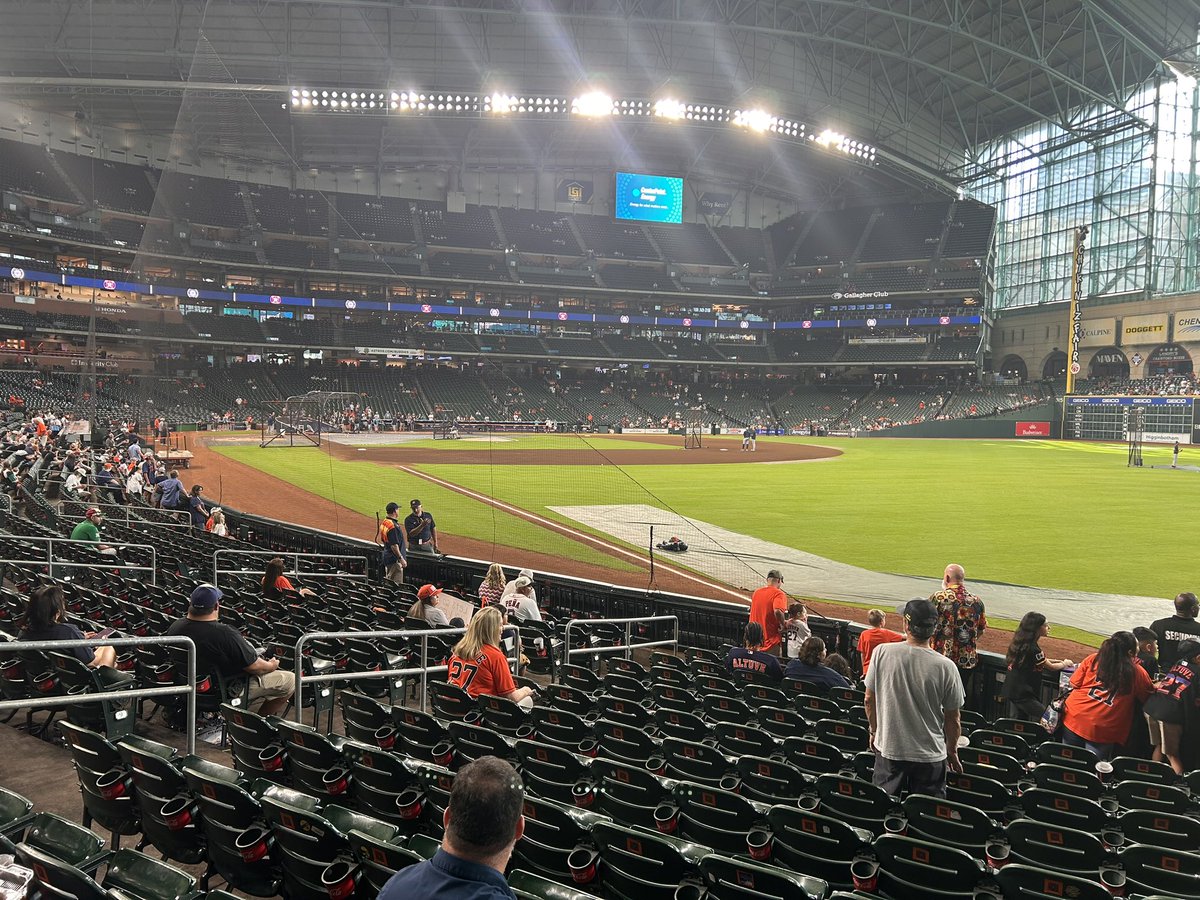 EJHawk17's tweet photo. LFG M’s get the sweep done :) https://t.co/a6iYZ3ctir