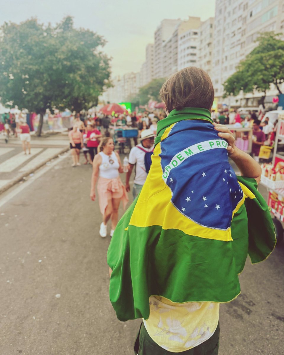 Pelo nosso país 💚🇧🇷
#SemAnistia #PECdaBandidagemNAO <a href="/MidiaNINJA/">Mídia NINJA</a> 💛