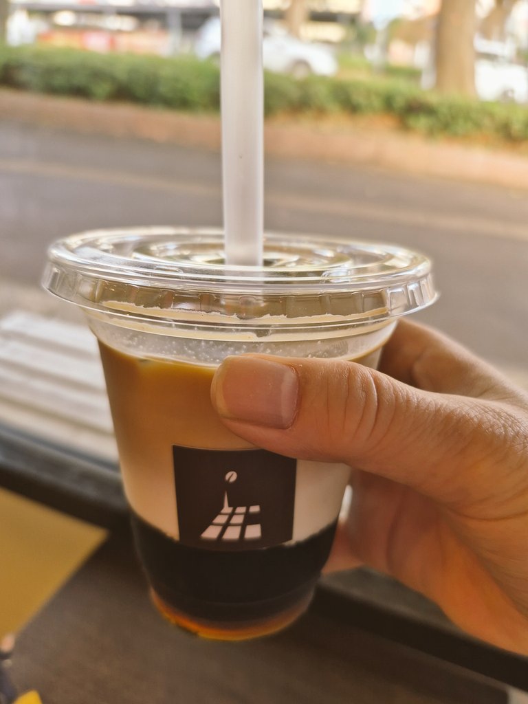 junmiho0831_'s tweet photo. 今日も晴れて気持ち良い青空🩵
娘が美味しい☕️飲みたいと～
#GENCAN　に行き私は限定の☕️
今回で2回目なのに覚えてくれて嬉しくなりました😊
TADAIMAさんと連帯してるからPOINTも貯まる✨️
私は下にゼリーが入っててスイーツ気分🧋
素敵なお休みでした😇🍀
#おはよう
#今日も笑顔 https://t.co/wzQZcqgw5g