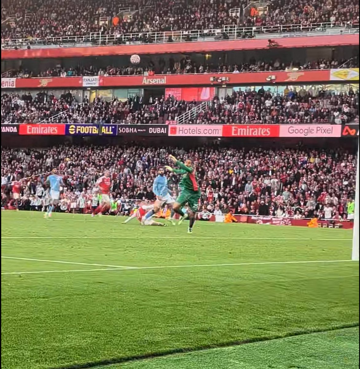 It was at this point that Donaruma realised he’d made a terrible mistake..#Martinelli #TheFinisher.