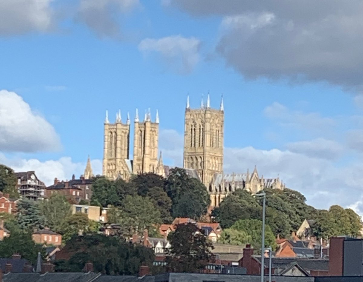 Vicky ⛷🚴‍♀️🏏✈️👩‍👧‍👦 tweet media