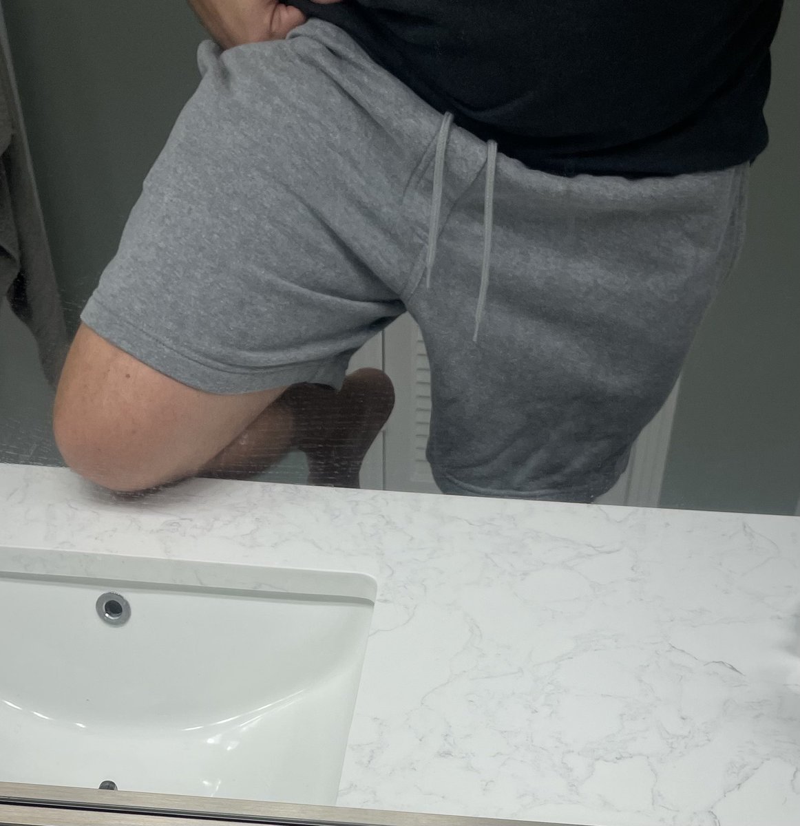 This one is for all the ladies out there.  Heard all the babes love gray sweatpants.  Well I’m here to heat your Sunday up