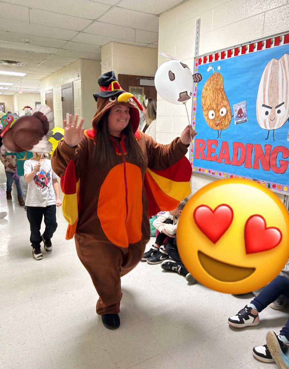 Hello! 👋🏼 
I’m Brianna, I’m a 1st grade teacher in PA. I’m hoping to fund a project for my school. I would like to get books and supplies to have a Balloons Over Broadway parade! 
Please consider sharing or donating to my project. 🦃 🎈 #clearthelist 

amazon.com/hz/wishlist/ls…