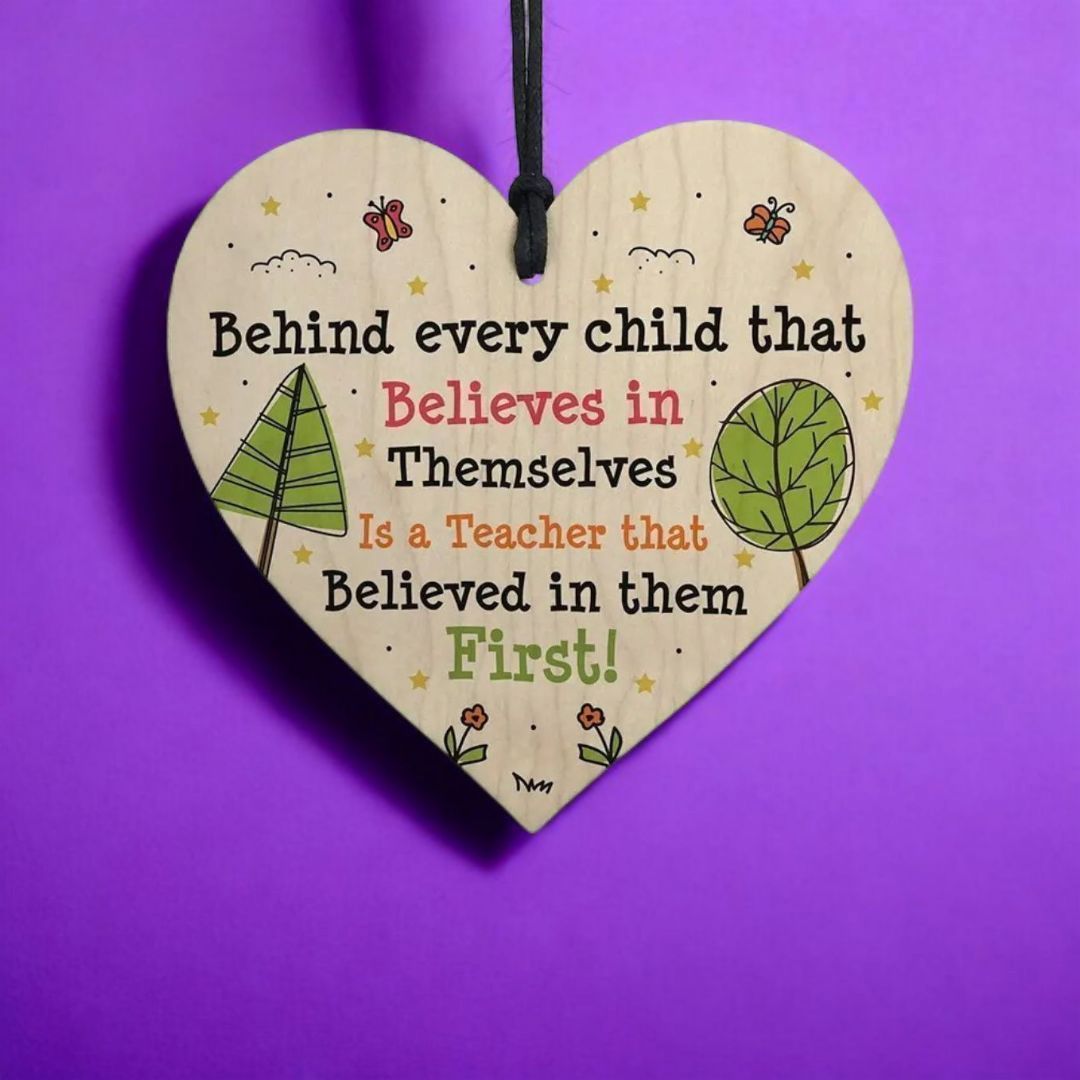 CM_Hearts's tweet image. This wooden love, heart hanging plaque is a thoughtful #keepsake #gift for any teacher, perfect for saying thank you. buff.ly/3O0v2X2 #BritHour #spdc #Tweetuk #SocialLondon #TweetMaster #UKhashtags #UKSocialMedia #SocialMedia #Tweeturbiz #londonislovinit #giftideas #ukbiz