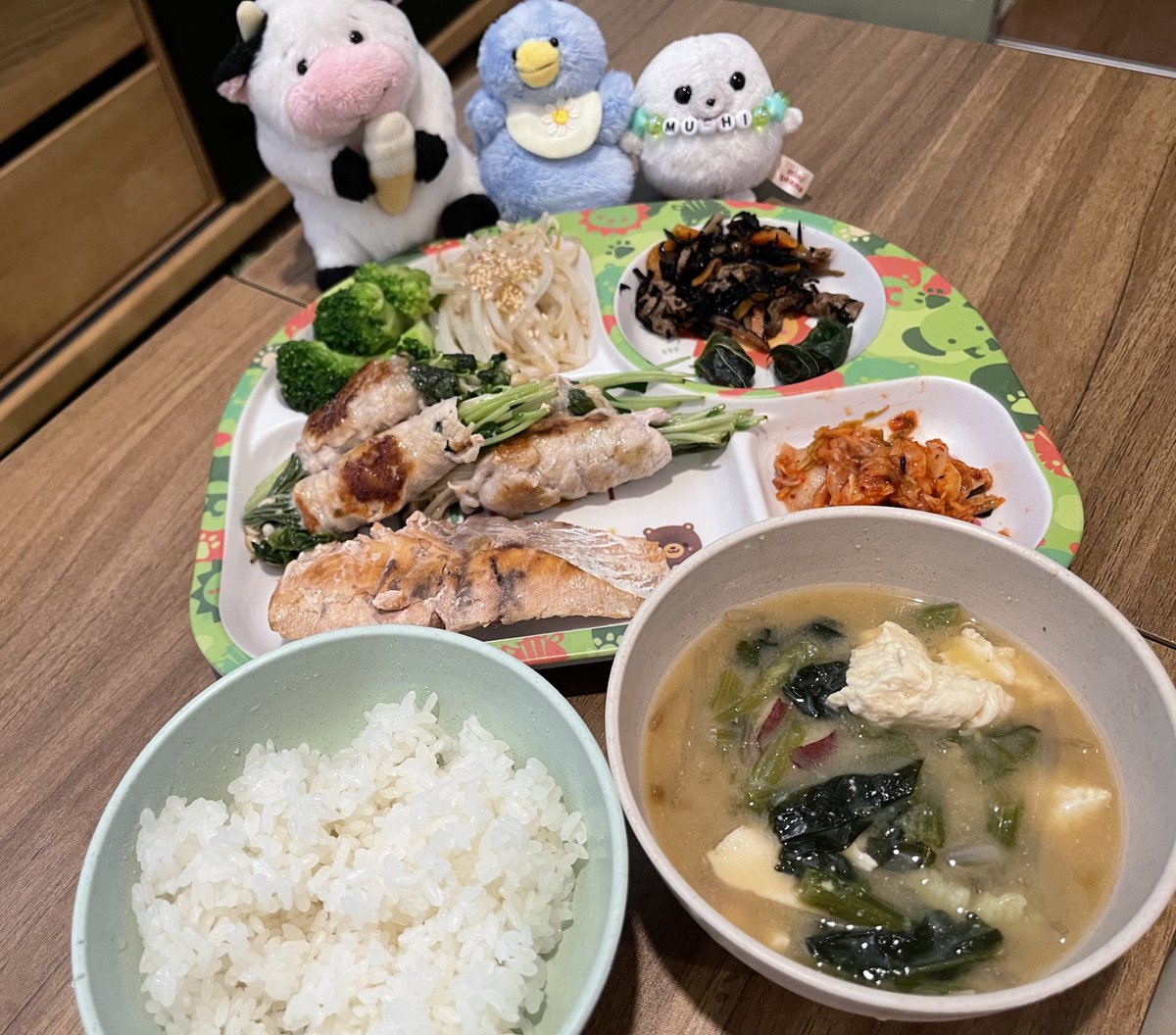 夕方仕事行って朝帰ってくるのでこの時間が夜ご飯。