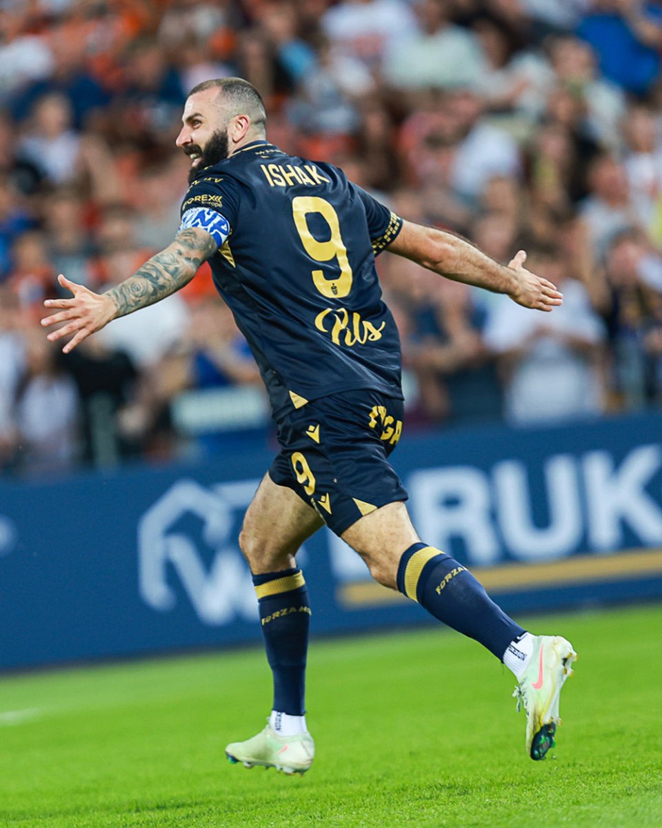 😤 101 goals and counting for Mikael Ishak with Lech Poznań 👏

📸: <a href="/LechPoznan/">Lech Poznań</a> | #UECL