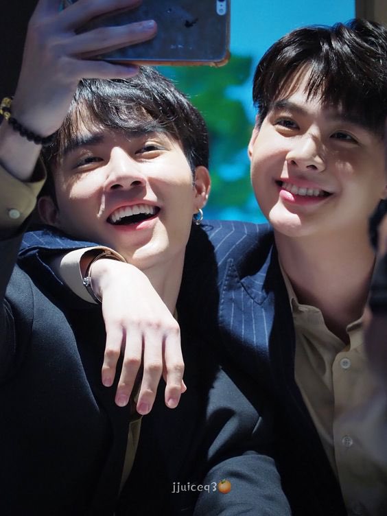 #goodnightzs <a href="/Saint_sup/">Saintsup 🎬</a> <a href="/zee_pruk/">Z</a> i wish my dears a beautiful and restful night. Sleep deep and tight, dream sweet. I pray for you, for your safety and happiness. I love you very much
cr.t.owner