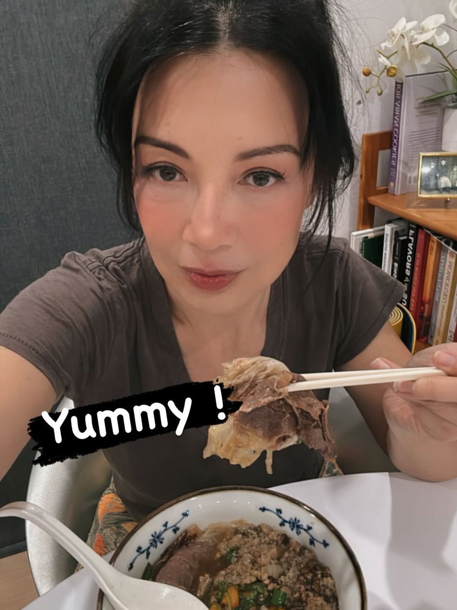 MingNaDaily's tweet photo. Can't wait to Ming-Na cookbook to be out to enjoy çmore of her cooking wisdom! In the stream she said now is with her publisher  and she said in a con it may be next year.  #ChefMing 👩🏻‍🍳 #MingNaWen https://t.co/mHNeOG3T0y