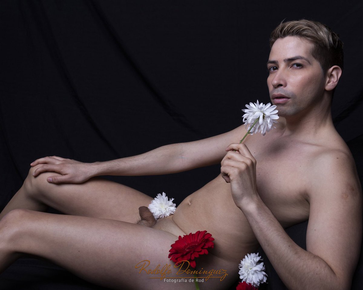 Feliz primavera 
.
Mod.: Geronimo

#fotografiaderod  #gayart #desnudoartistico #fotografoslatinos #circulodearteeroticolatinoamericano #eroticlife #tbt #tbt❤️