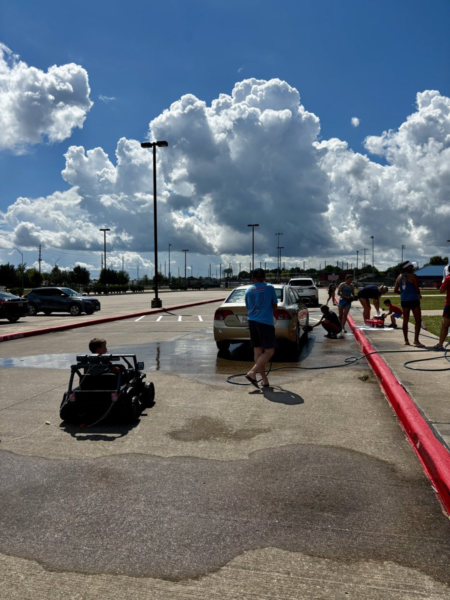 Car wash 🚗 🧽 in full swing at Dawson High School until 4:00….come get shined up for the week! $10 donations for the soccer booster! 
<a href="/DawsonHighSchl/">Dawson Eagles</a>