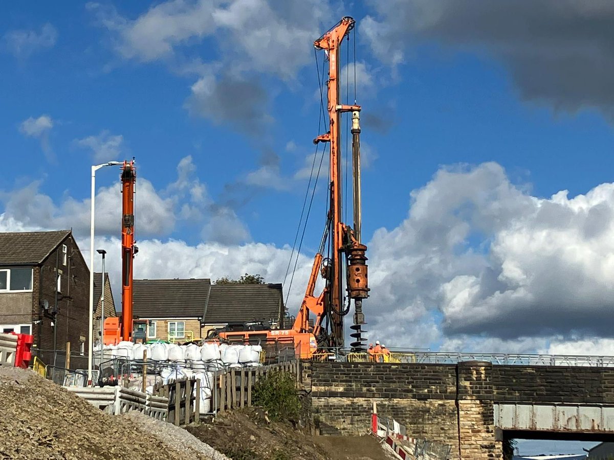 Day 23 of the Huddersfield station 30-day closure. Our teams continue to work inside Huddersfield station and along the route.
✅Coping stones are being installed along the edge of Platform 1 and deep drainage work continues
✅The Diggle signal box demolition has been completed