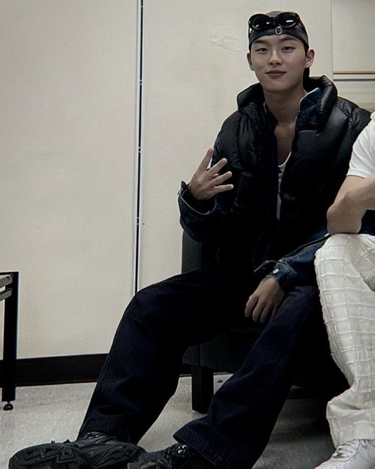 suhofunkeiro's tweet image. NEVERTHELESS - #shseau 

Suho conhecido por sua fama de “cafajeste” e nunca se apegar a ninguém, se envolve com o Sieun.

Onde depois de passar por um término doloroso, Sieun se envolve com o maior cafajeste da universidade no qual ele se apega rapidamente.

E o que prevalecerá?