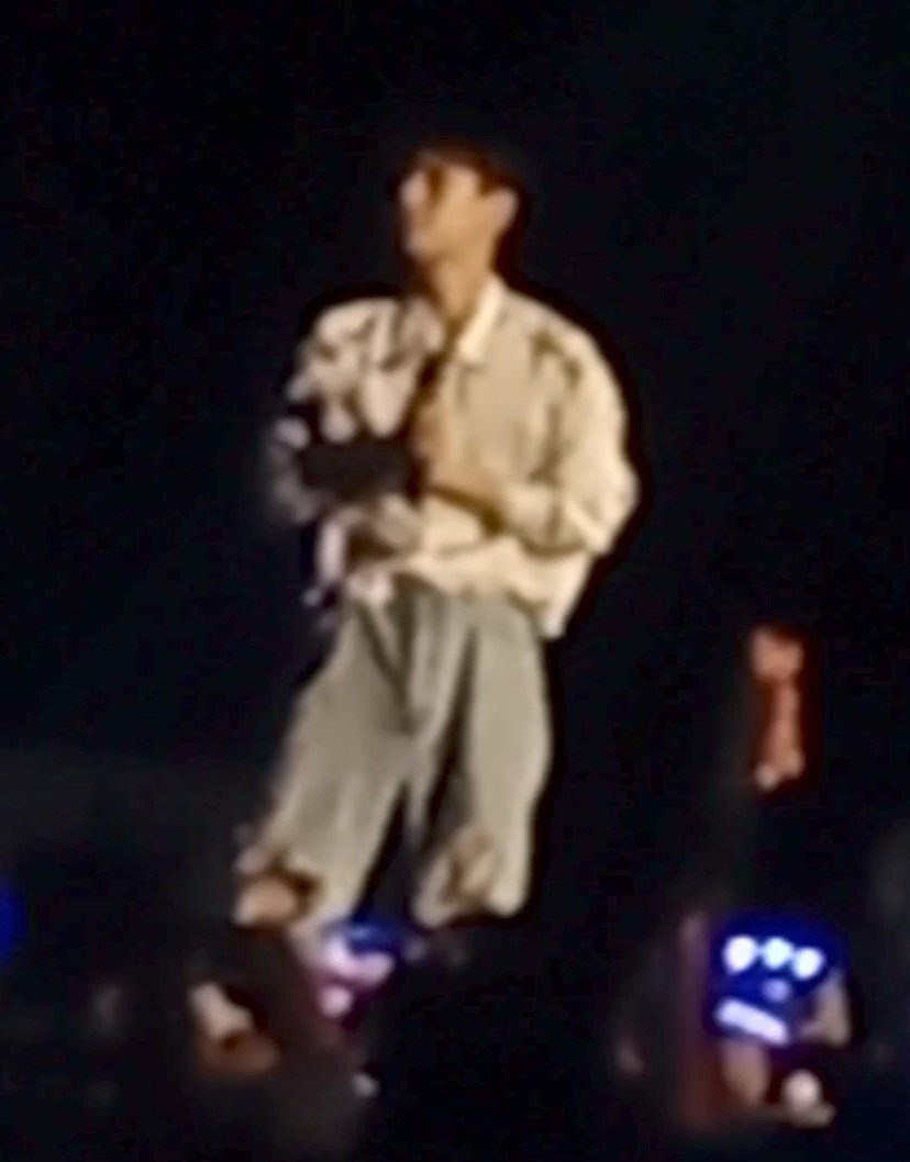 cinahiatus ˎˊ˗ (@c1nn43mon) on Twitter photo feliz cumpleaños hermoso recuerdo bien la vez que te vi lamentablemente mi cámara es una mierda y esto es todo lo que tengo pero bueno feliz cumpleaños hermoso recuerdo bien la vez que te vi lamentablemente mi cámara es una mierda y esto es todo lo que tengo pero bueno