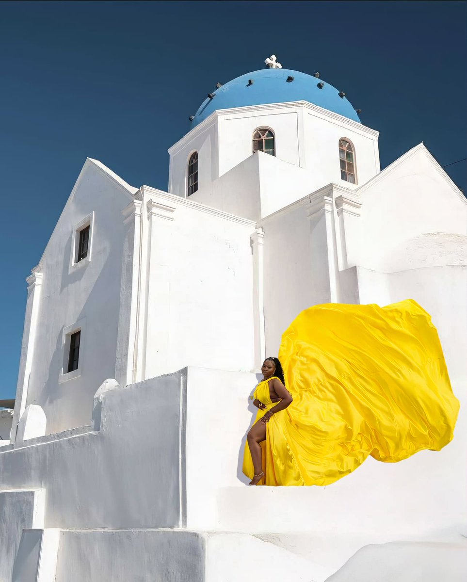 mwah_maya's tweet image. My birthday photos came out beautiful 🥹

#santorini #Greece