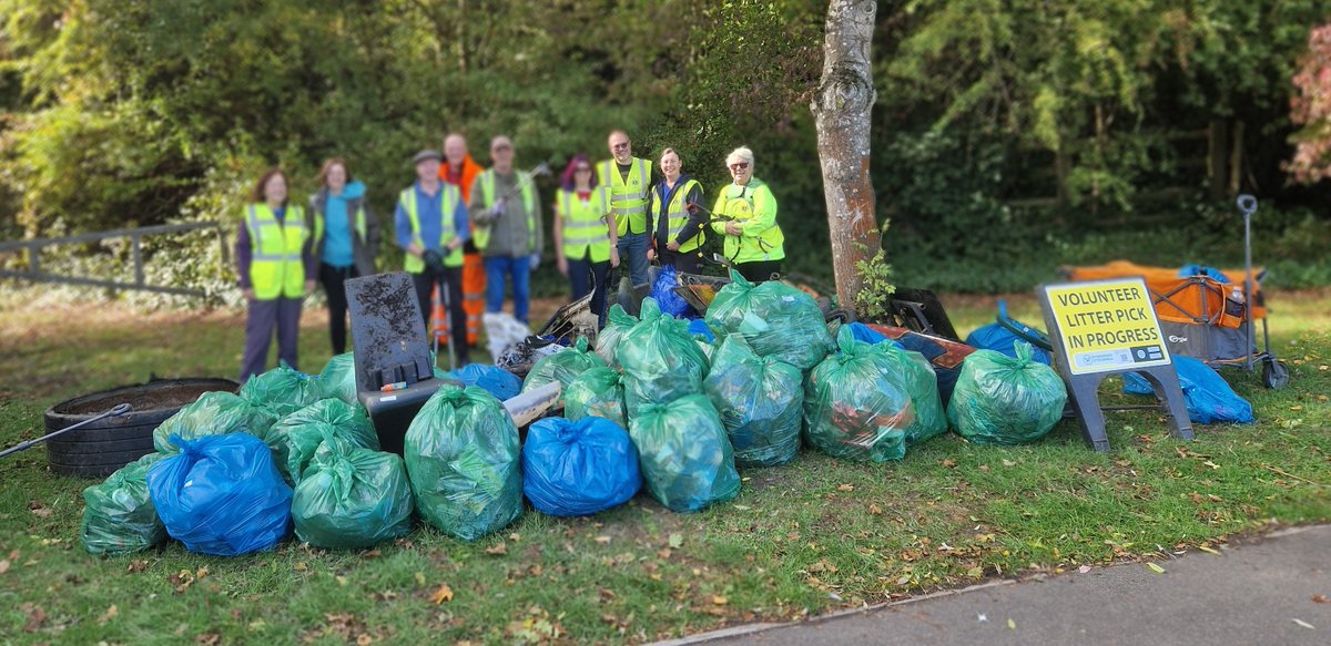Lots of volunteers today, so we were able to do both sides of Whittlesey Road from the mini roundabouts to Aldi and to make a start on the neglected pathway along Stanground Lode. 31 bags (6 recyclable).