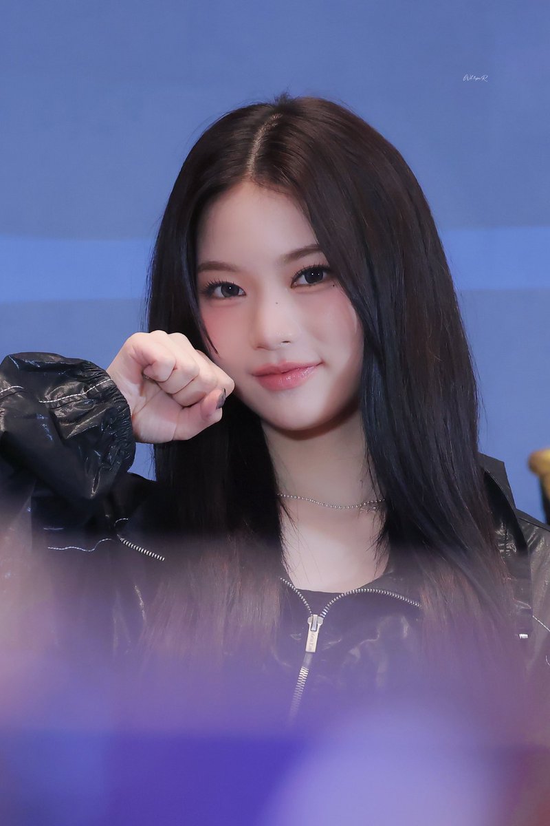 250921  광저우 💕

#스테이씨 #STAYC
#아이사 #ISA 
#이사진최고