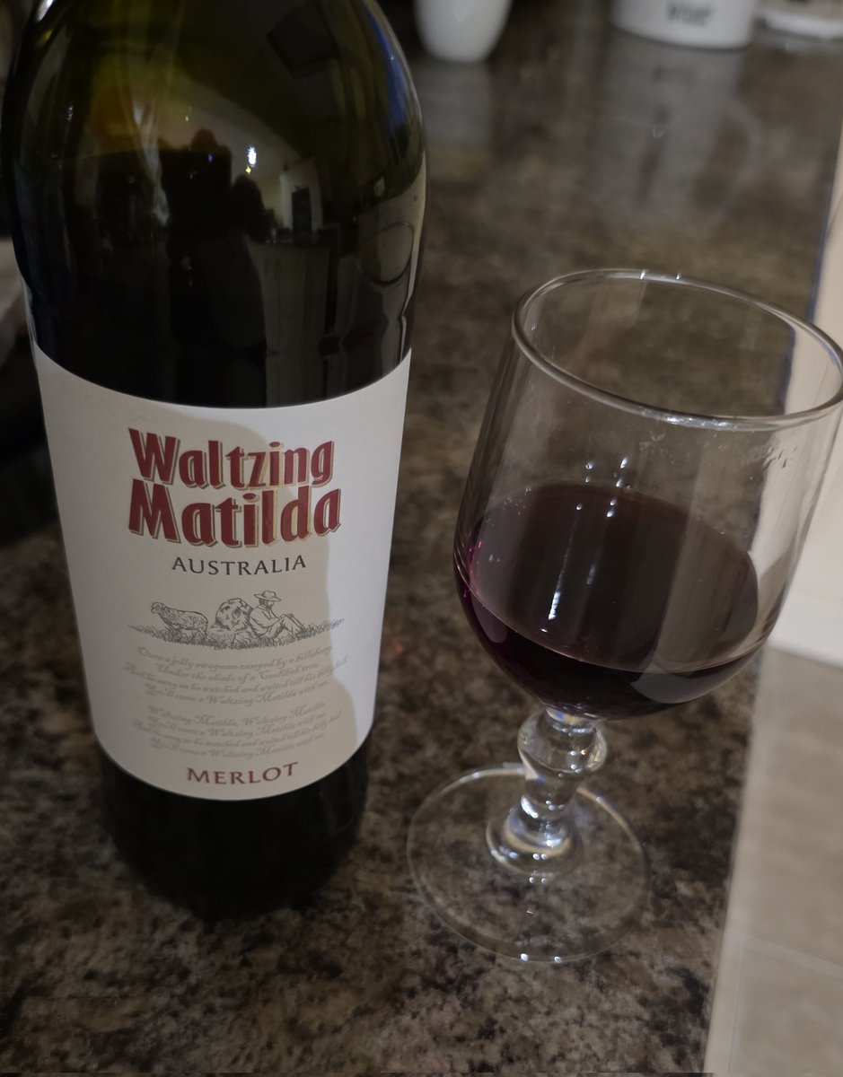 Bit of a change tonight.
Matilda instead of Muriel.
Hope I won't be waltzing around later.. 😂🤣
Cheers folks. 🍷🍷
