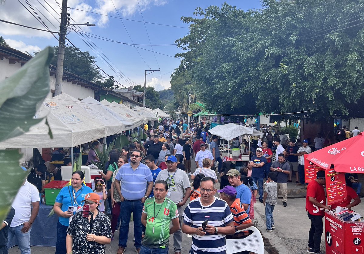 ⸻

🎉 Arrancó el VIII Festival del Tamal en San Pedro Perulapán 🫔 Tradición, sabor y alegría en cada bocado 😋✨