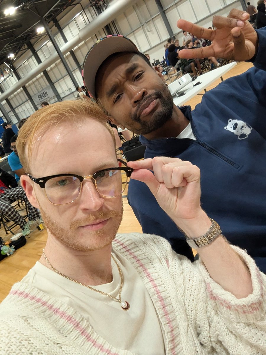 Getting ready to strap in for the end of Collegiate Crews here at Honeypot 7, Losers and Grand Finals coming up ⏬⏬

twitch.tv/tv_seven