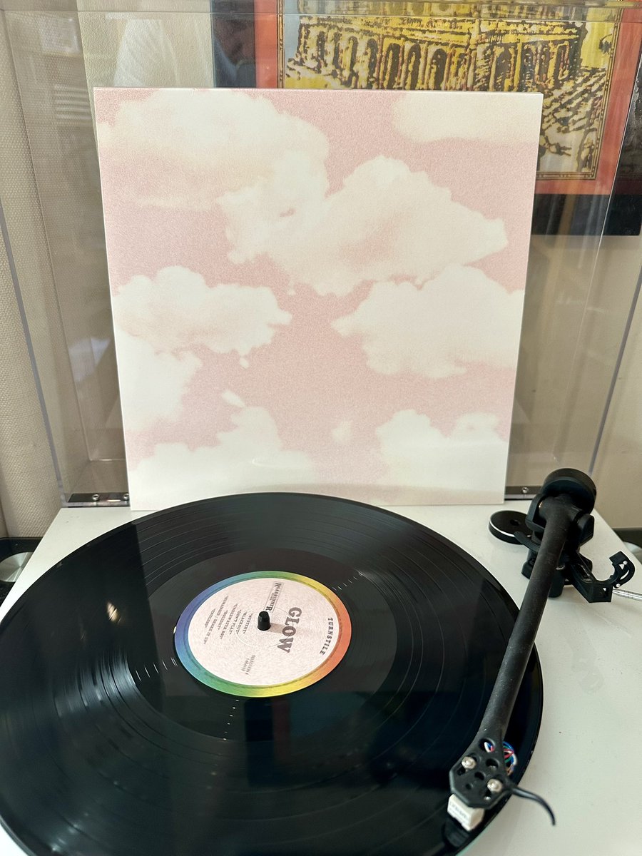 iainlstevens's tweet photo. 🎶🎶🎶
Sunday spinning with Turnstile 😊
#turnstile #glowon https://t.co/fYfpLfDogy