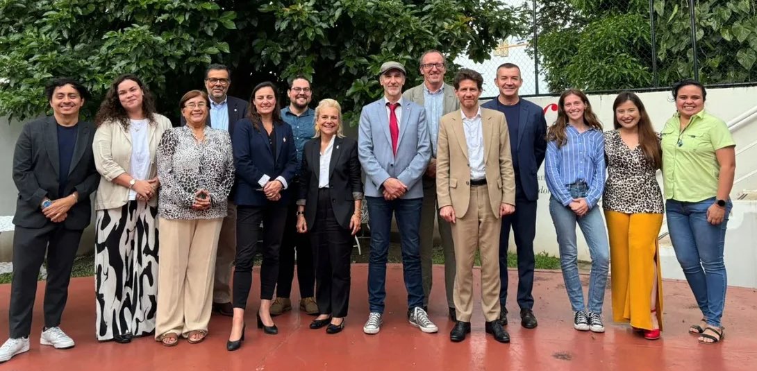 La CCI France El Salvador participó a las reuniones con parlamentarios franceses del grupo de amistad parlamentario Francia-América Latina durante su visita al país el 18 y 19 de septiembre y con la presencia de la Embajada de Francia,el Liceo Francés, y la Alianza Francesa.
