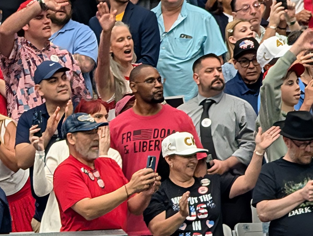 Julian Reichelt tweet media