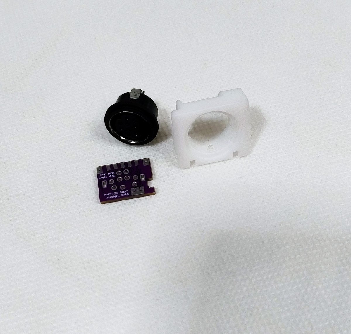 PCP_Tech's tweet image. Hola! tenemos un nuevo mod en la tienda, sencillo y económico.
Mini Din 9 para Sega Saturn.
pcptech.es/p/sega-saturn-…