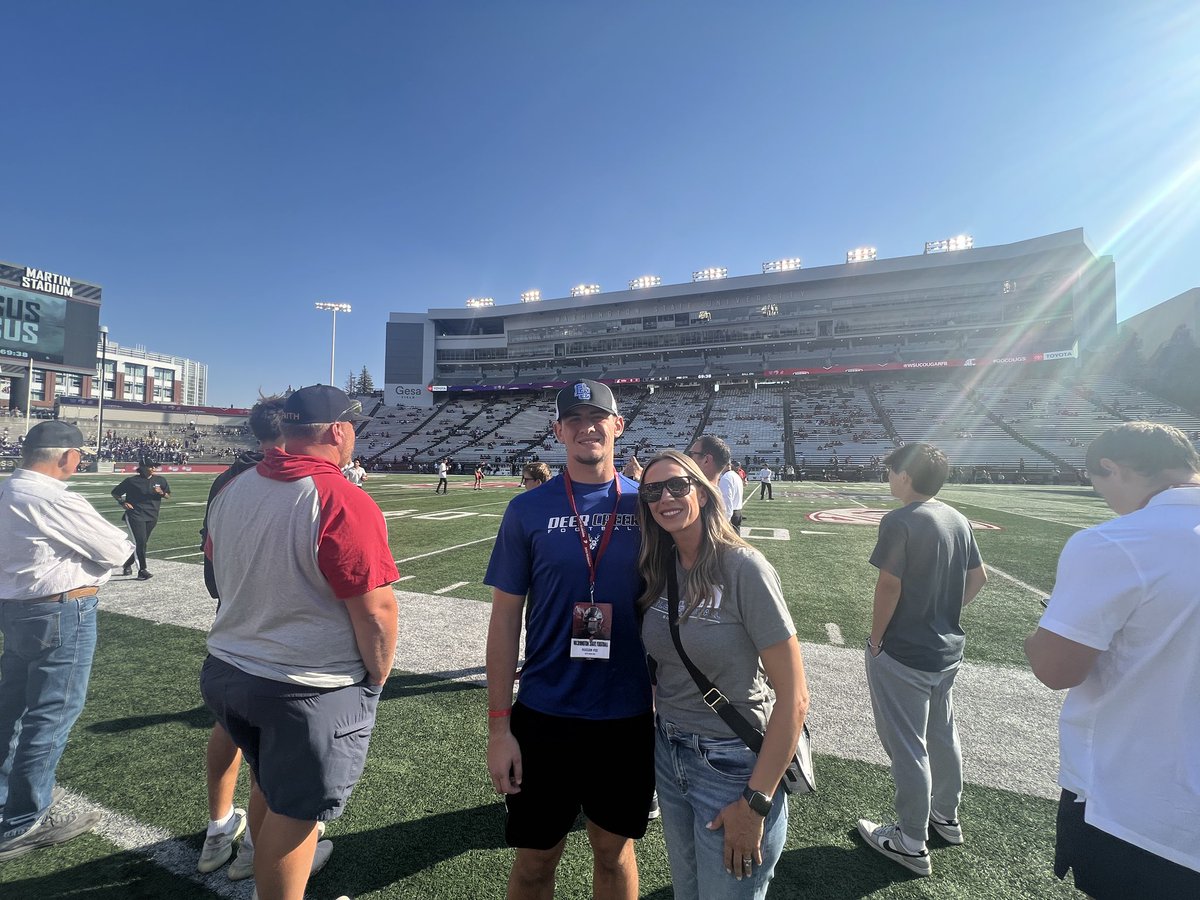 Thank you <a href="/CoachACalcutta/">Anthony Calcutta</a> and <a href="/CoachCRMeyers/">Chris Meyers</a> for the invite and your time yesterday in Pullman for the Apple Cup! I had an amazing time getting to know you and the Wazzu Football program. I’ll be cheering on the Cougs from OK! #WAZZU #GoCougs 
Thank you mom and dad for making