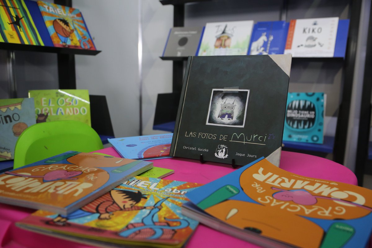 📚⭐Mango Manila rompe esquemas en literatura infantil durante #FUL2025.

Con una propuesta fresca e innovadora centrada en las infancias, la casa editorial mexicana Mango Manila busca acercar temas contemporáneos y sin censura a través de su catálogo, el cual fue presentado