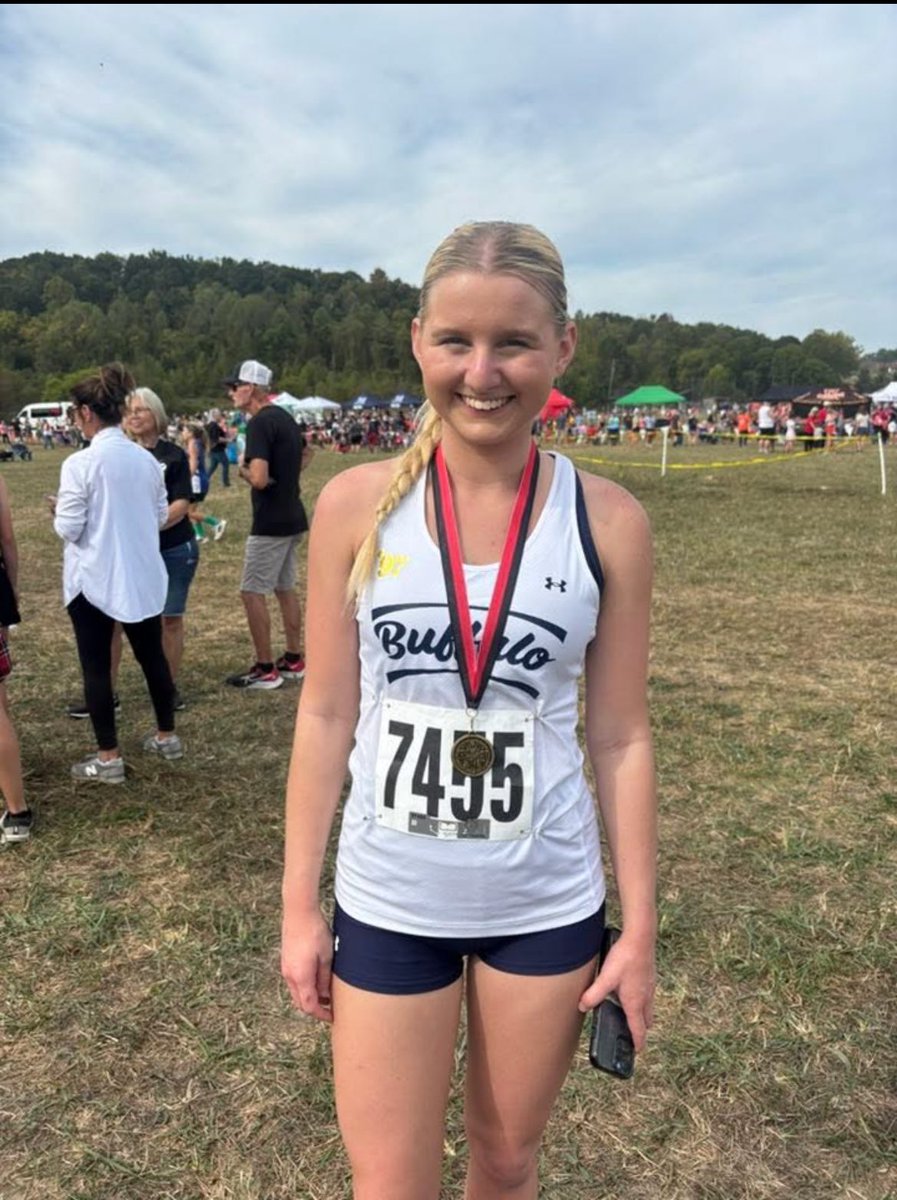CamiSamplesRuNs's tweet photo. Rio Grande meet yesterday. I improved my time over this course last year by almost 2 minutes and took 16th out of 199 runners. https://t.co/lpA53uClVQ
