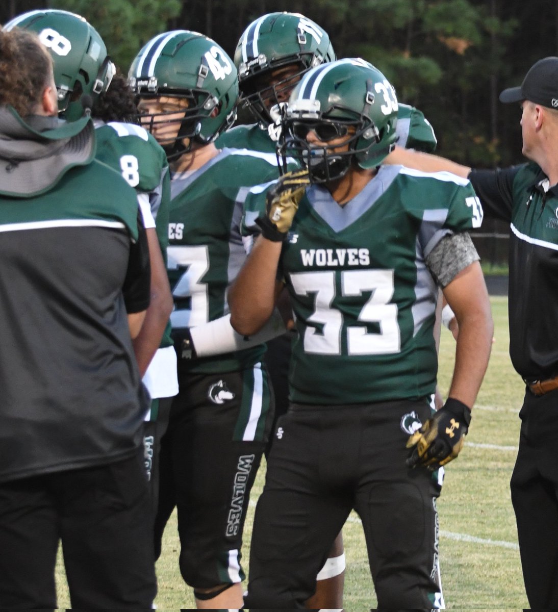 BenicioLloyd's tweet photo. Locked in. Every rep, every snap. #number33 #Wolves @TheCoachCorum17 https://t.co/nmaz2WMEsm