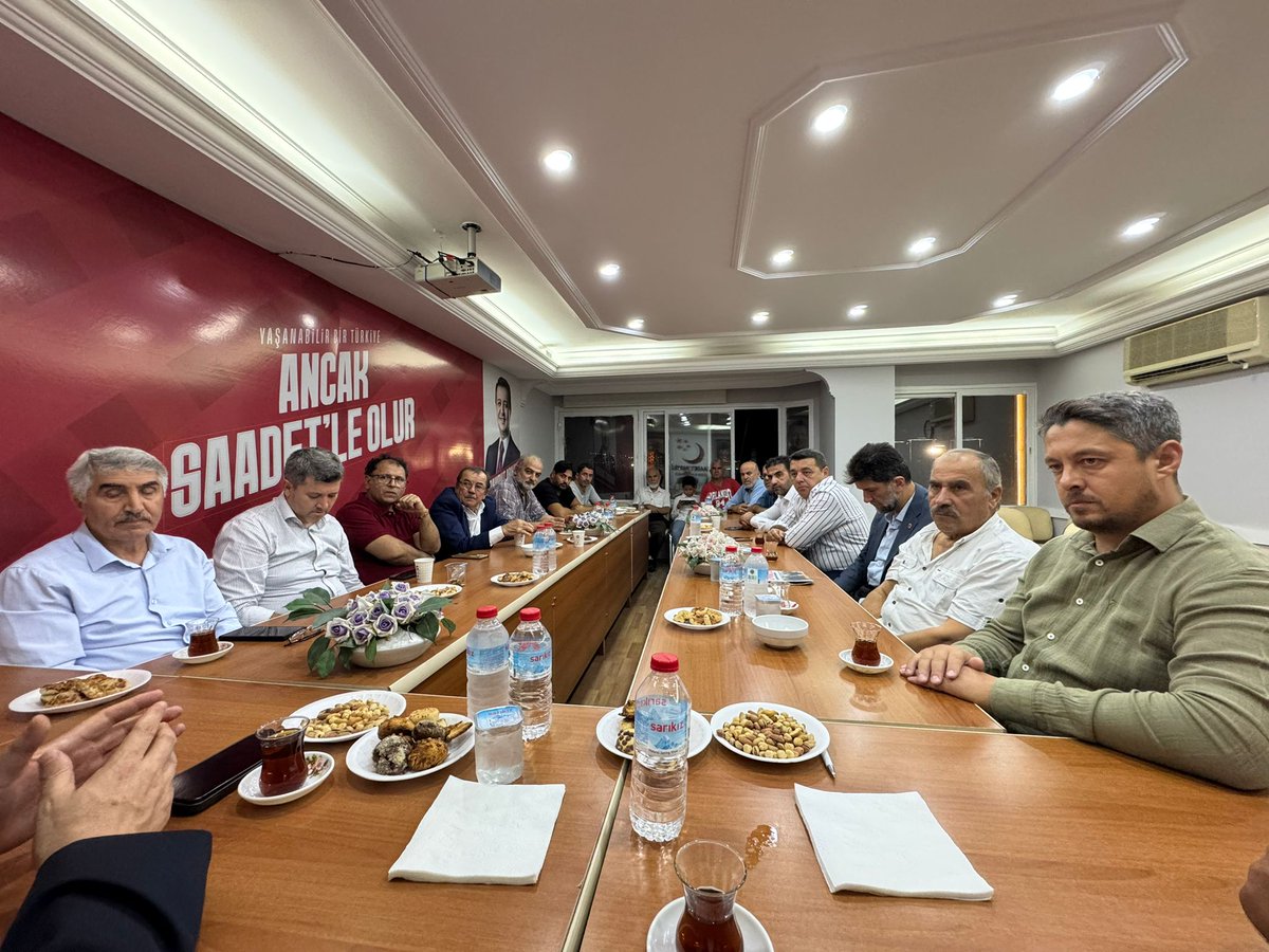 İlçe Kongrelerimiz ve açılış merasimi vesilesiyle İzmir'e teşrif eden Hatay Milletvekilimiz Doç. Dr. Necmettin Çalışkan; İzmir programının son bölümünde Konak İlçe Yönetim Kurulu Üyelerimizle bir araya geldi.

Gazze'deki İsrail ablukasını kırmak amacıyla 44 ülkeden sivil toplum