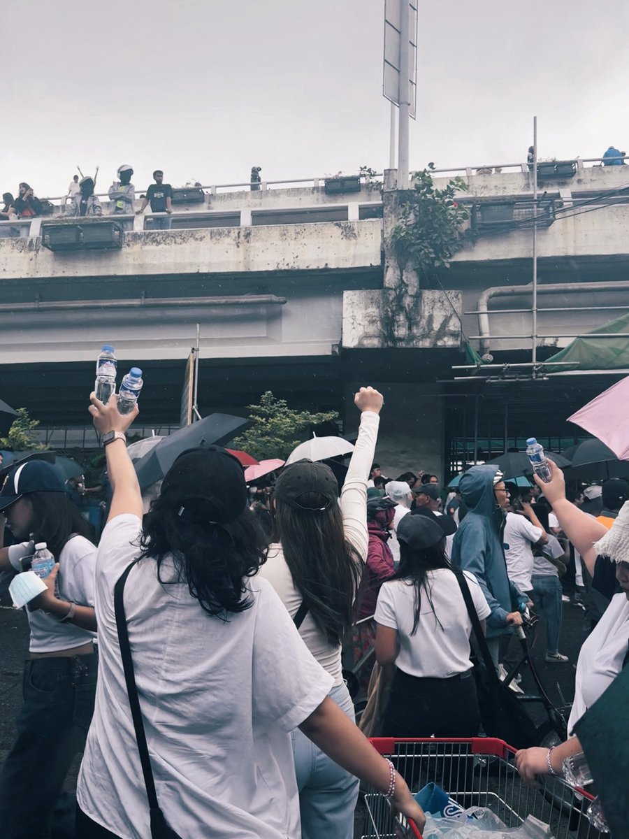 ssielcarat's tweet image. tumindig, tumitindig, at patuloy na titindig. lagi’t lagi para sa bayan.
#TrillionPesoMarch #BahaSaLuneta #KurakotManagot