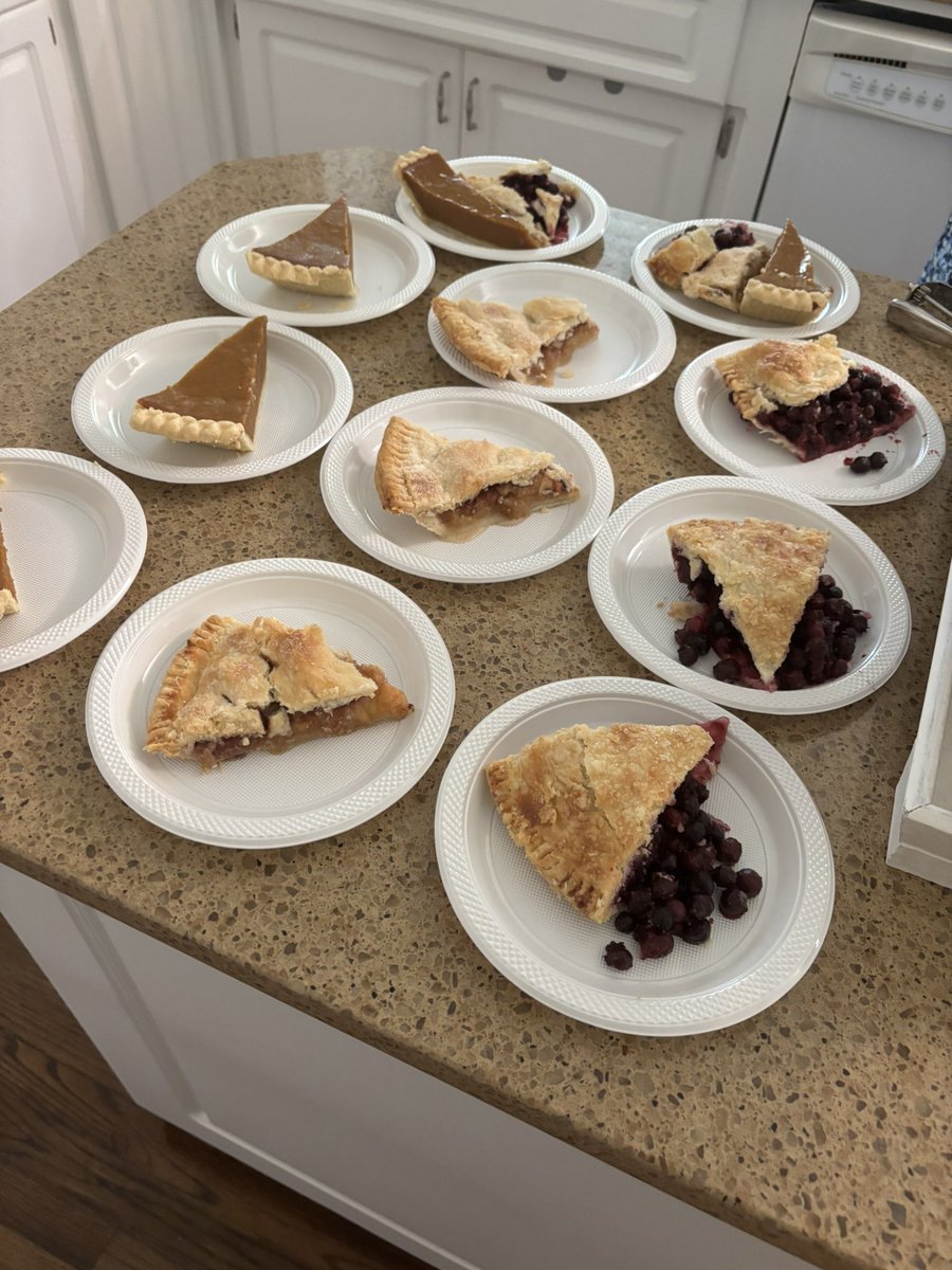 everydaytourist's tweet image. What a great idea a pie party for a bday. #birthdayparty #partyfun