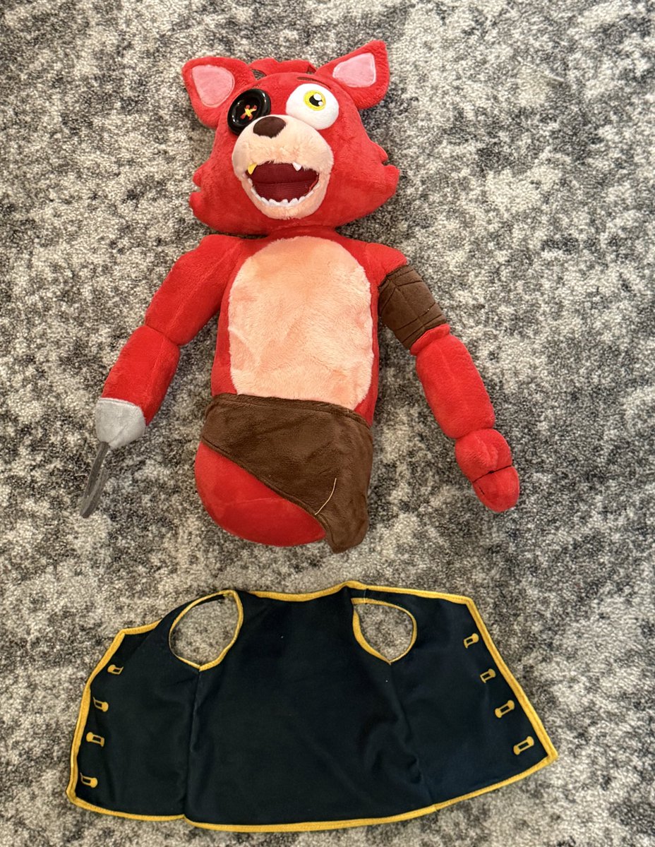 brooklyn_sm1th's tweet image. Here’s my latest plush commission, First Mate Foxy from fnaf!