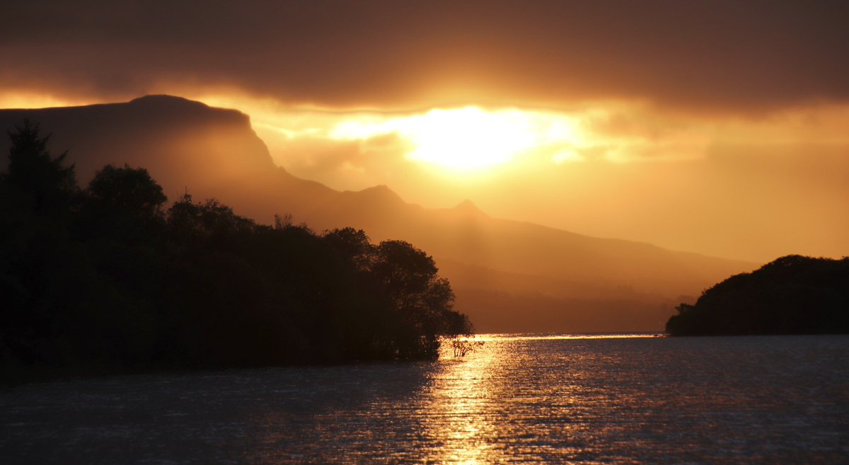 Sunset bliss by lough Melvin tonight <a href="/barrabest/">Barra Best</a> <a href="/WeatherCee/">Cecilia Daly</a> <a href="/angie_weather/">angie phillips</a> <a href="/Louise_utv/">Louise Small</a> <a href="/WeatherAisling/">Aisling Creevey</a> <a href="/deric_tv/">Deric</a> <a href="/mcaleese_anne/">YpamAnnie</a> <a href="/tomgilroy33/">Tom Gilroy</a> <a href="/leitrimtourism/">Leitrim Tourism #EnjoyLeitrim</a> <a href="/DiscoverIreland/">Discover Ireland</a> <a href="/Failte_Ireland/">Fáilte Ireland</a>