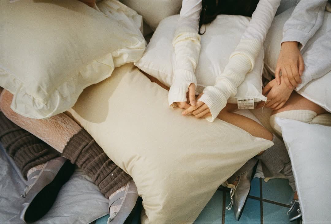 loonapilld's tweet image. so in love with hearts2hearts’ vibe