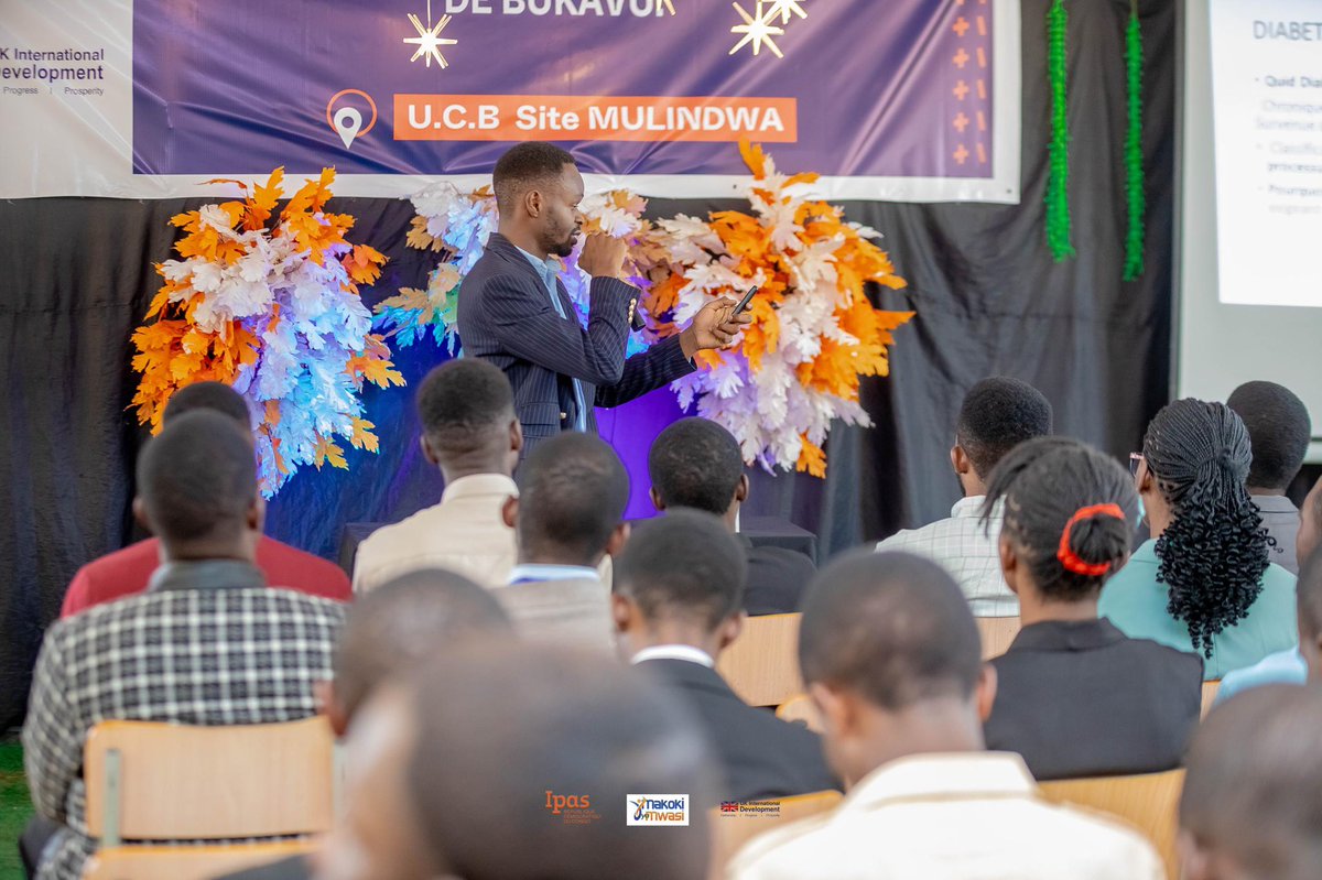 À cette occasion,Plus de 350 étudiants ont été sensibilisés et bénéficiés des informations sur l’utilisation des méthodes contraceptives via la télé médecine #NurseNisa, par la #MashujaaTeam
#MakokiYaMwasi
#MonCorpsMonChoix