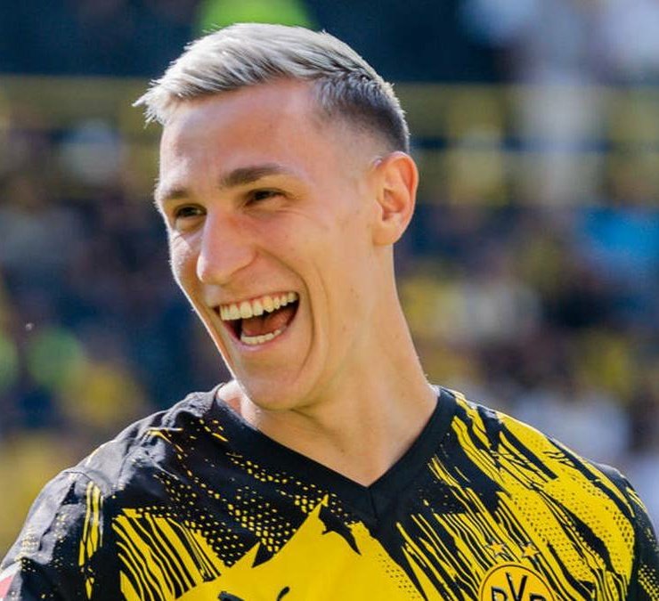 SamoTwitt09's tweet image. Ich sag's wie's ist:

Nico #Schlotterbeck erinnert mich sehr an Marco #Reus. 
Nach extrem langer Ausfallzeit kommt er stärker zurück und ist sofort der wichtigste Mann auf dem Feld. 
Es wird Zeit, dass er die Kapitänsbinde trägt. 

#BVBWOB