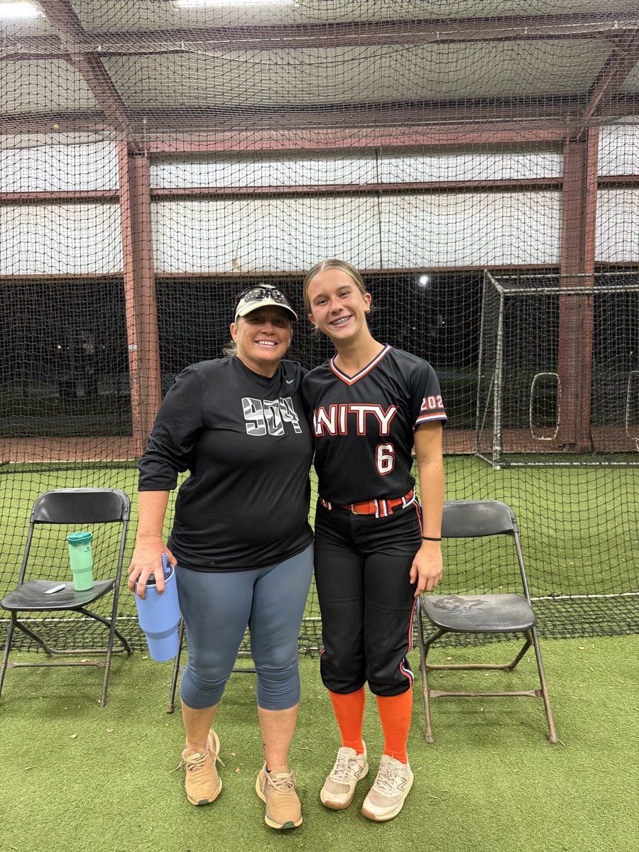 A_Siebenaler27's tweet image. Had a great time @JAX_Softball team camp with @UnityLanier !! Learned a lot and had a couple nice hard hit line drives with one of them off a D1 commit. Also a nice diving catch in centerfield! Thank you to the coaches for having us. @JAXCoachE @jakesidwell29 @HolliMitchell8…