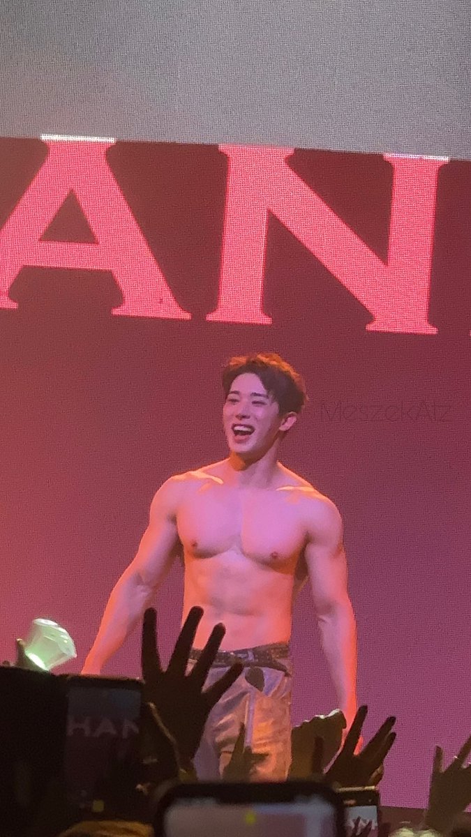 MeszekAtz's tweet image. Smash i quess #WONHOinWarsaw