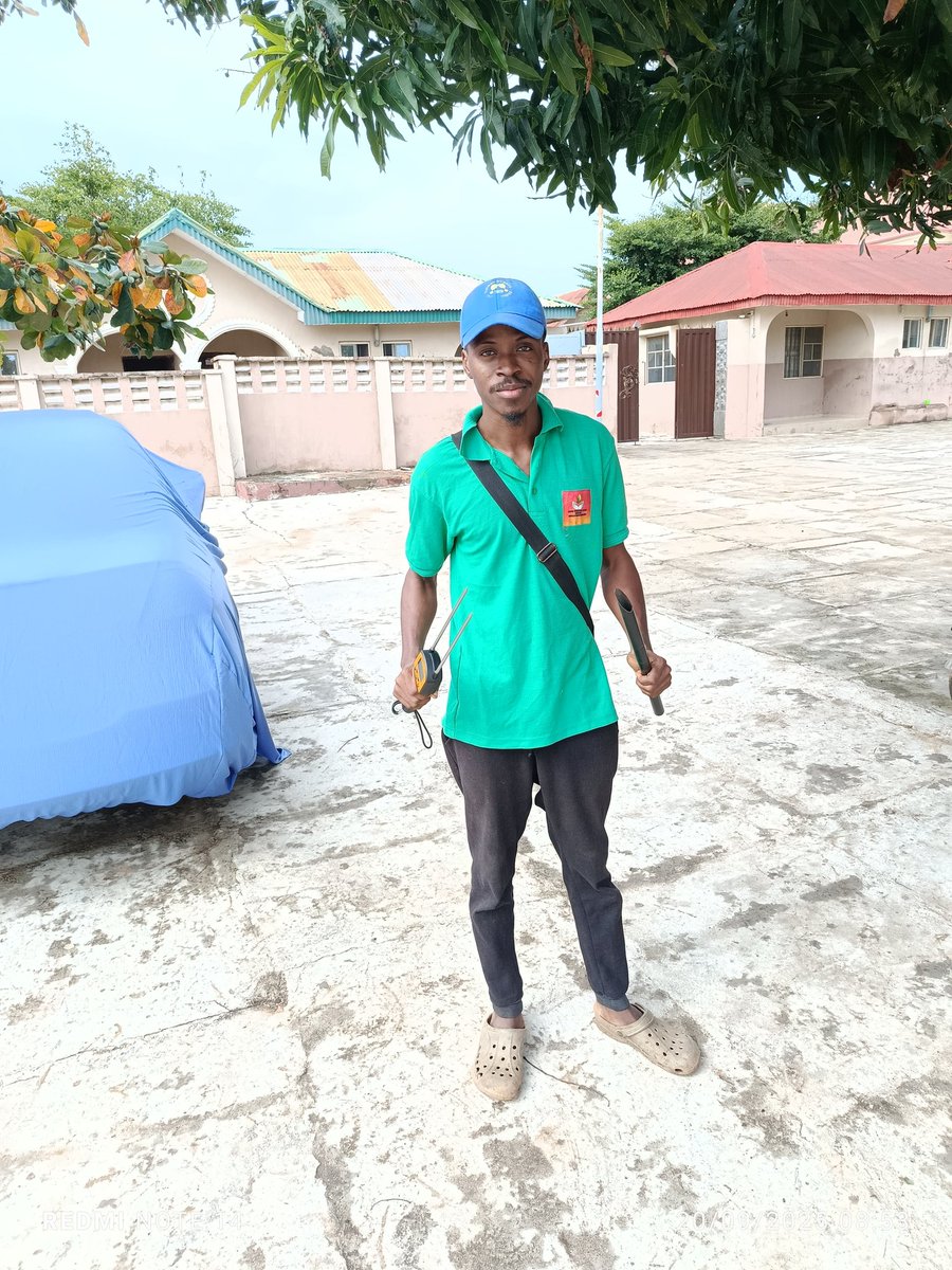 Am not a Boss, am a leader
That why I enter field field with my team.
Na me go lead