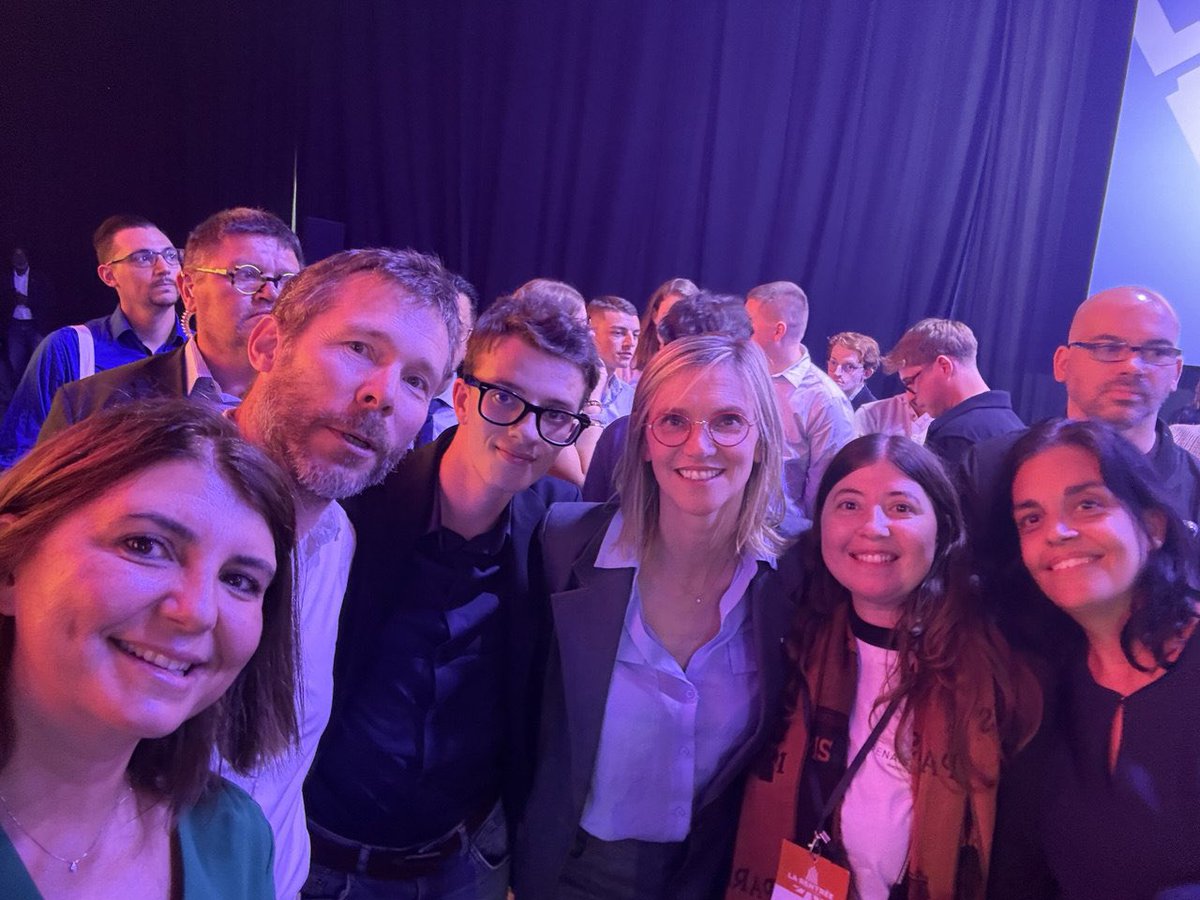 PaysAix13's tweet image. Avec les militants des #bouchesdurhone , nous avons montré l’enthousiasme du #Sud !
Avec @GabrielAttal , en route pour une nouvelle République !